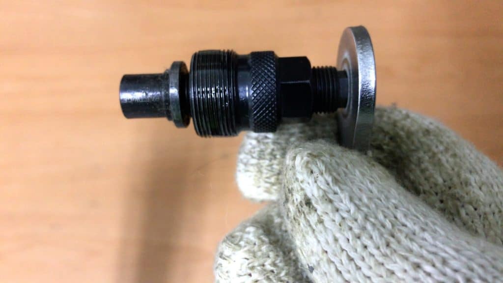 Crank Puller with threads oiled