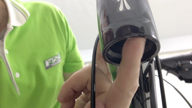 Greasing lower part of Head Tube to take the sealed bearing