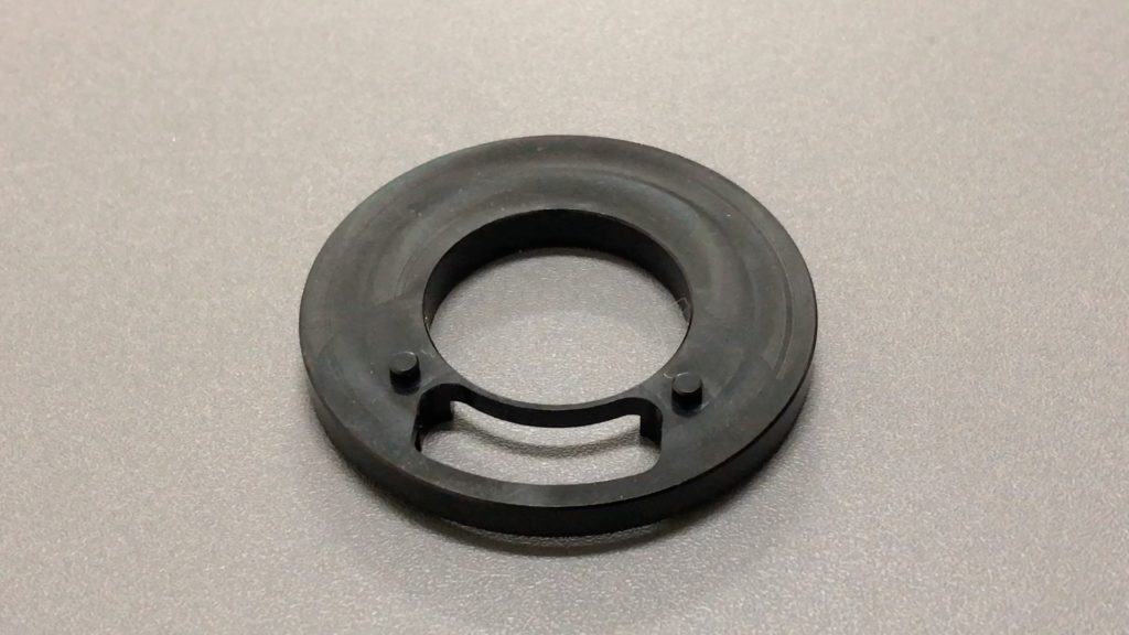 Main Spacer for integrated cable routing headset