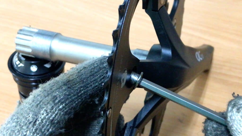 removing chainrings bolts from crank