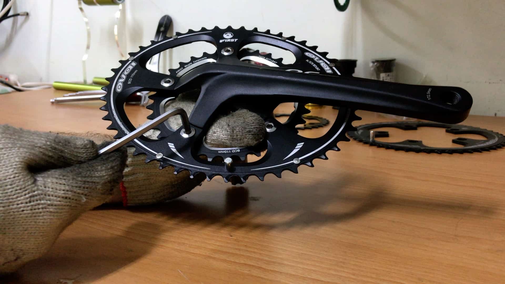 Wobbly chainring deals