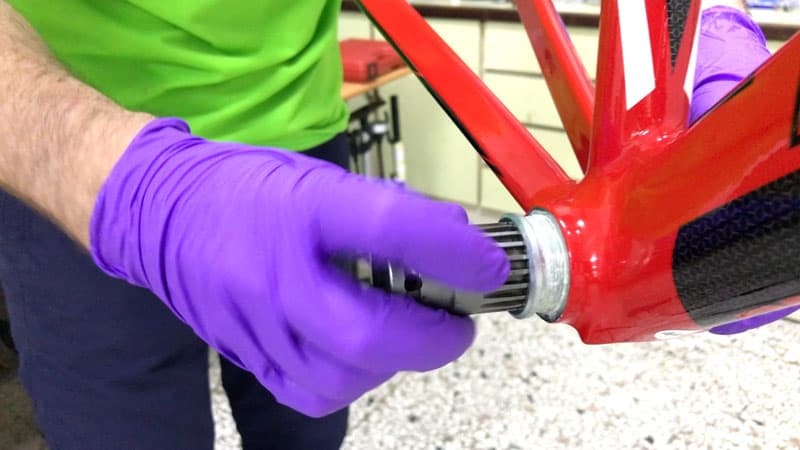 using cartridge bottom bracket isis tool